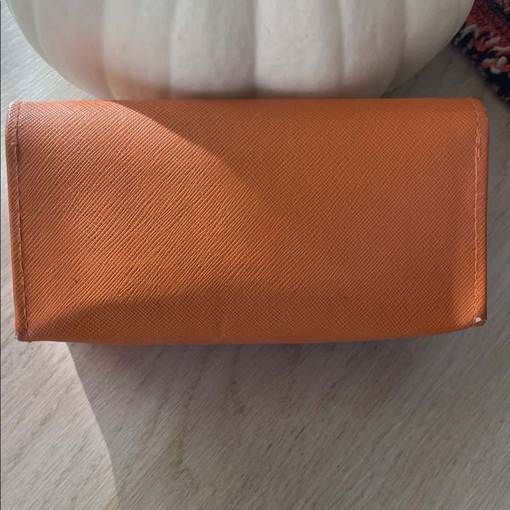 Tory Burch Glasses case - Picture 2 of 13